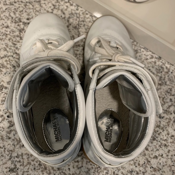 Michael Kors Sneakers - Picture 9 of 15